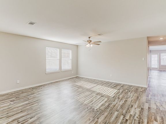 4th image of 742 Mulberry Ct