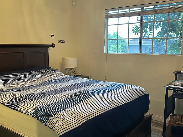 219 S Redwood Ave #6 — Photo 8