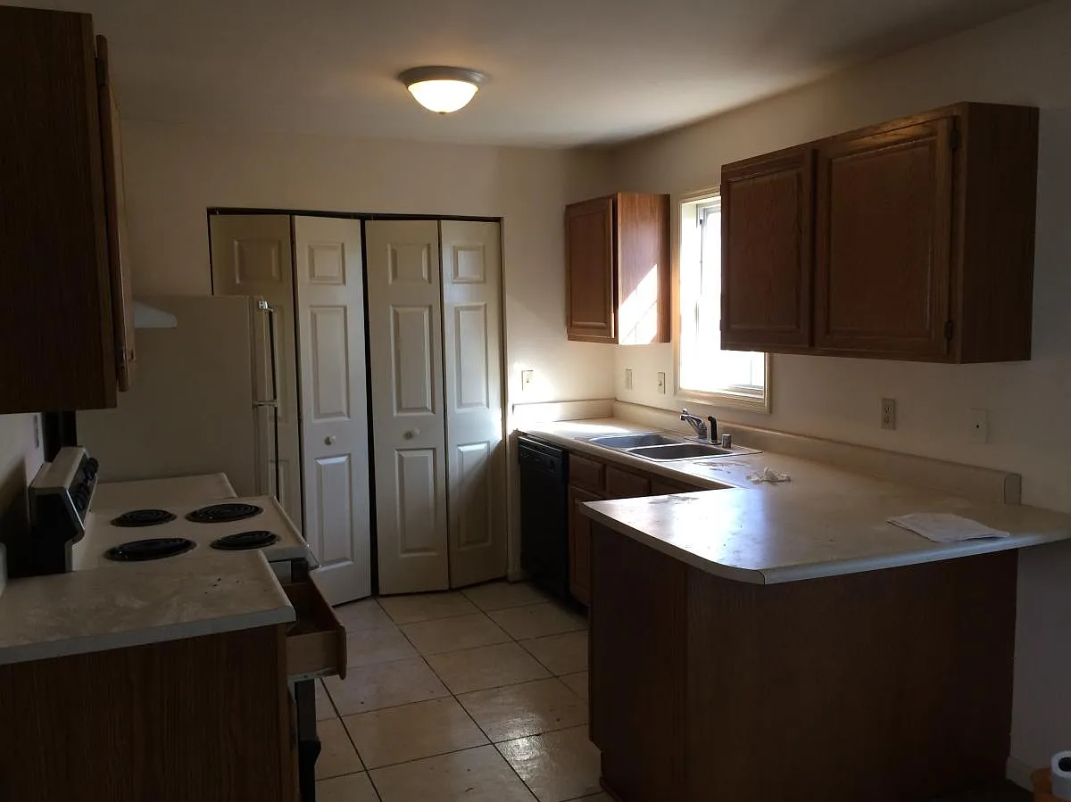2 bed, 1.5 bath, 1224 sqft, $1,388 — Photo 4