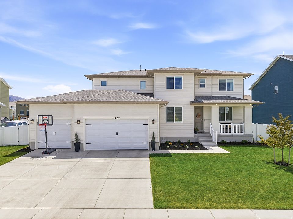 1st image of 1752 E Warbler Dr