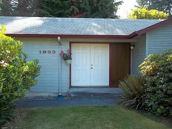 2nd image of 1933 Parkwood Dr SE