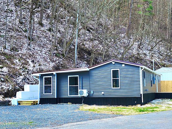 3rd image of 205 Polly Erwin Rd