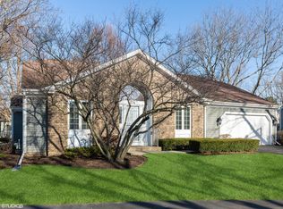 276 Governors Ln, Elgin, IL 60123