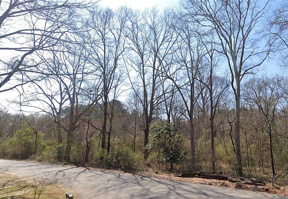 2nd image of 300 Old Colony Rd