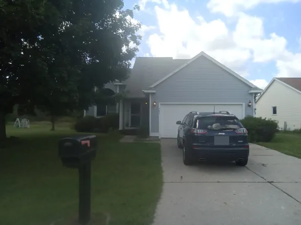 761 Winding River Dr, Williamston, MI 48895