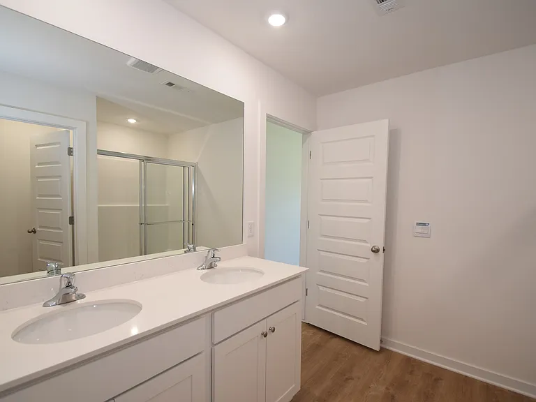 577 Nevada St — Photo 13