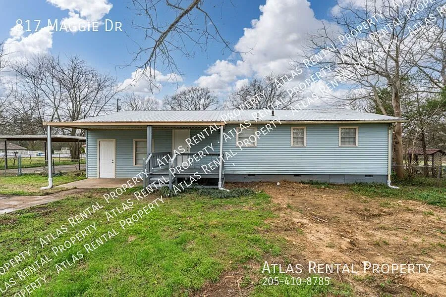 Pet Friendly 4 Bedroom Beauty in Boaz! — Photo 2