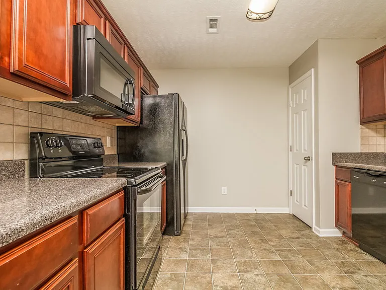 3003 Deer Trail Dr — Photo 4