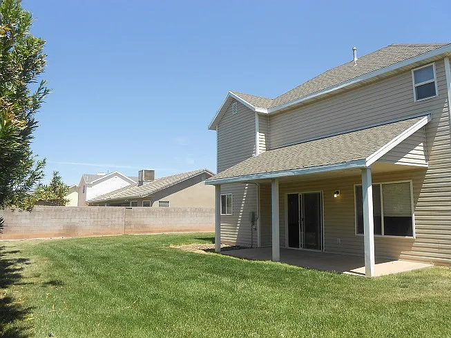 1078 S 500 East Cir — Photo 8