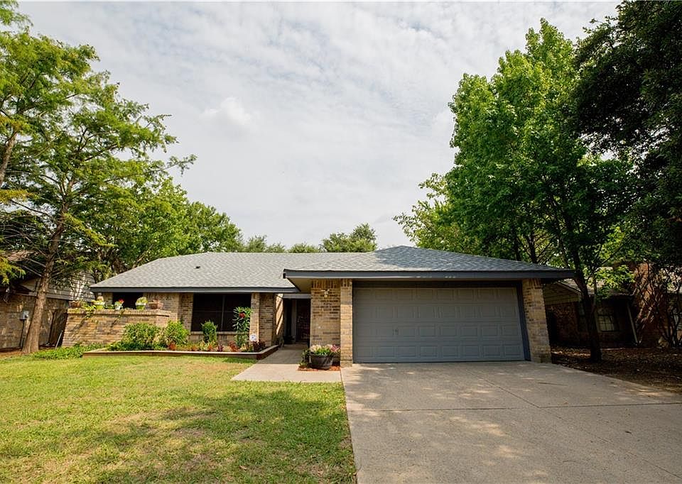 1st image of 2518 Livingston Ln