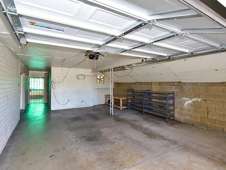 439 E Brown Rd — Photo 17
