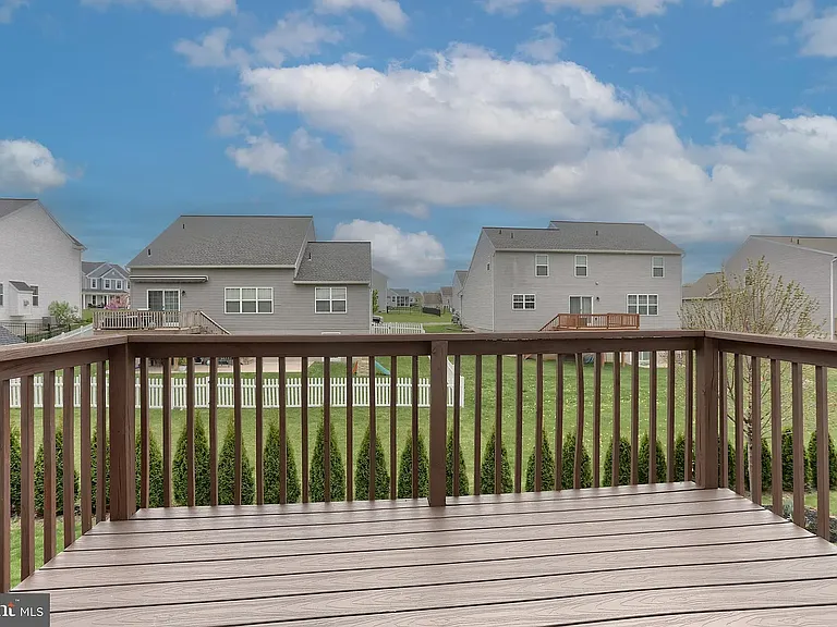2120 Autumn Ct — Photo 10