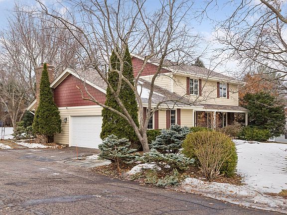 3rd image of 622 Maple Park Dr