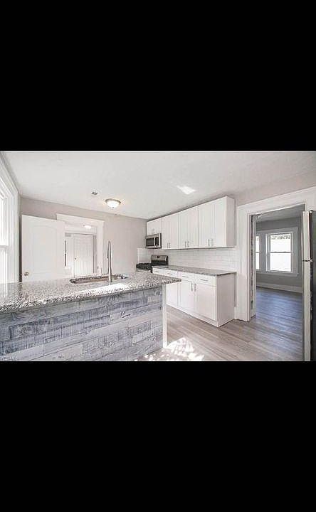 1st image of 1464 W 52nd St #Dwn