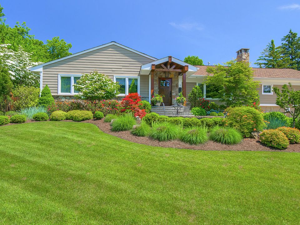 1st image of 5 Hickory Dr