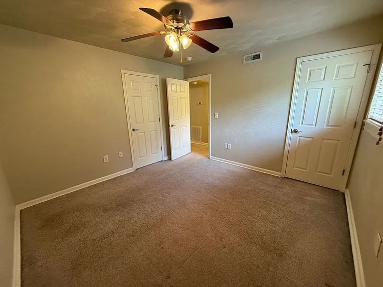 1730 Liberty Ln #14 — Photo 9