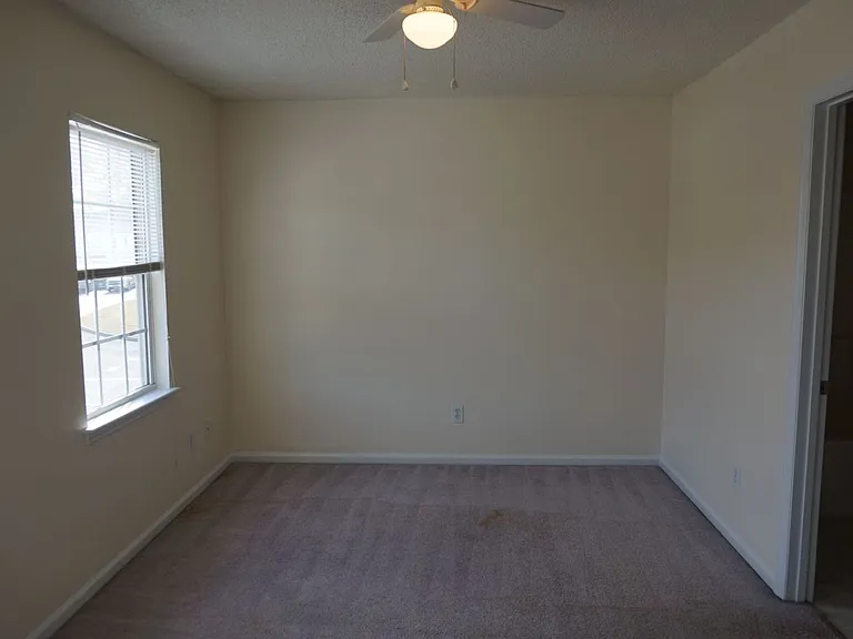109 Spring Meadow Cir — Photo 17