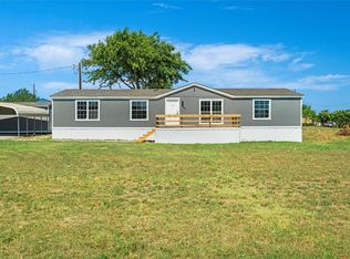 440 Strawberry Ln, Rhome, TX 76078