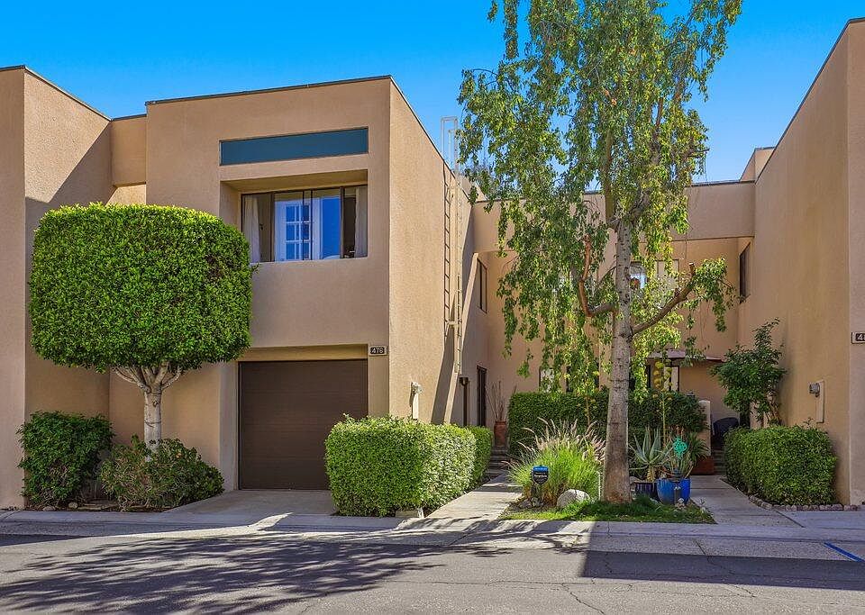 1st image of 476 E Village Sq