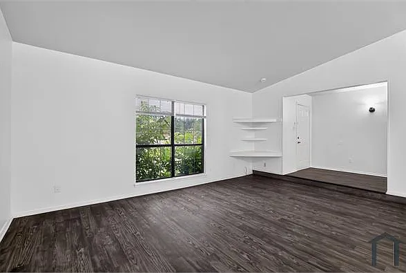 3104 Canterbury Ln — Photo 12