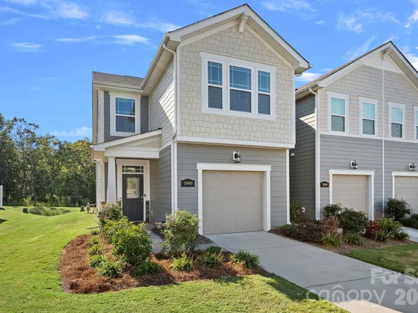 18048 Pear Hawthorne Dr, Huntersville, NC 28078
