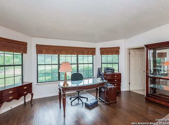 4th image of 7903 Garden North Dr