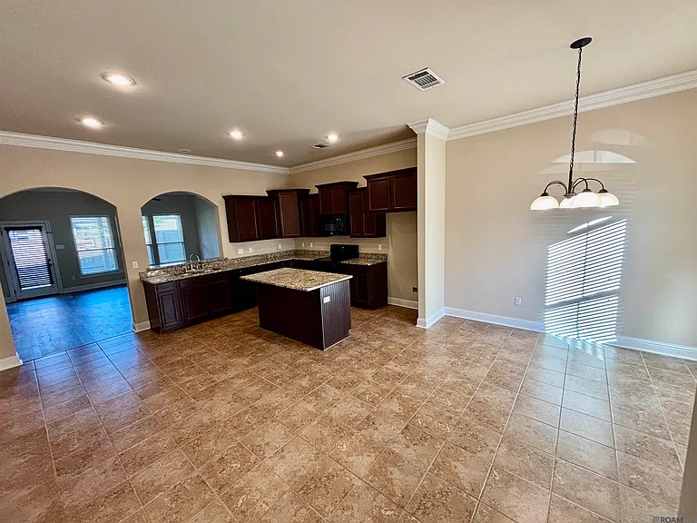 25397 Lake Providence Dr — Photo 3