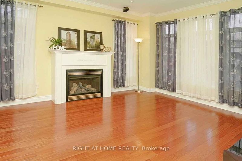 Ajax House for rent - 4 Bedrooms — photo 2
