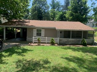 412 E Wood St, Hillsboro, IL 62049