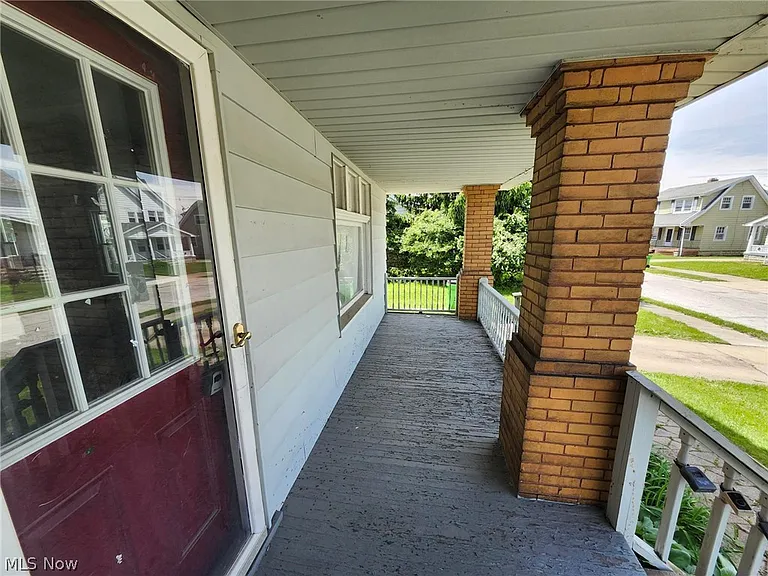 10308 Homeworth Ave #DOWN — Photo 2