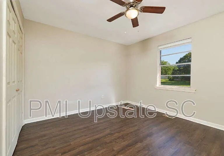 700 Brook St #5 — Photo 4