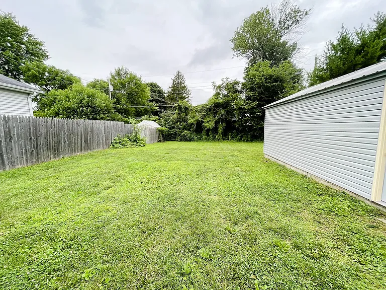 2320 Plum St — Photo 17