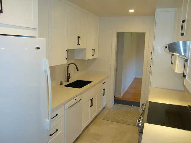851 Standish Rd — Photo 7
