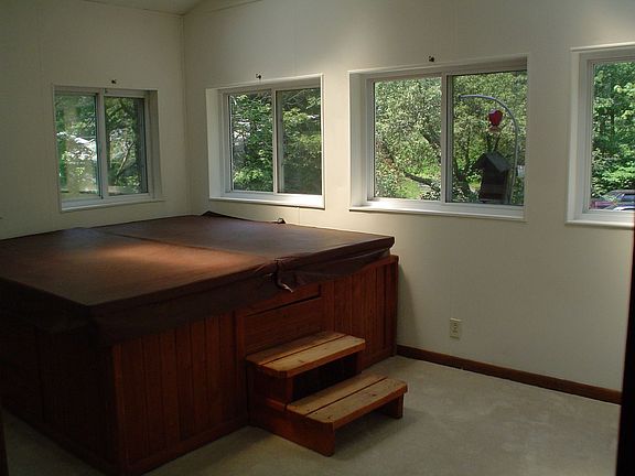 HOT TUB SUNROOM