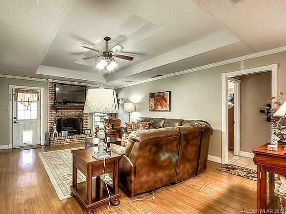 5th image of 5606 Jennifer Ln