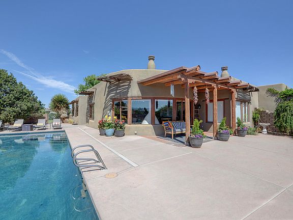 4th image of 77 Dulce Ct