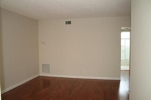 1st image of 302 Lake Osborne Dr APT 10
