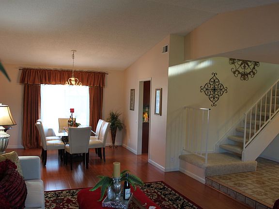3rd image of 4844 Scotia St
