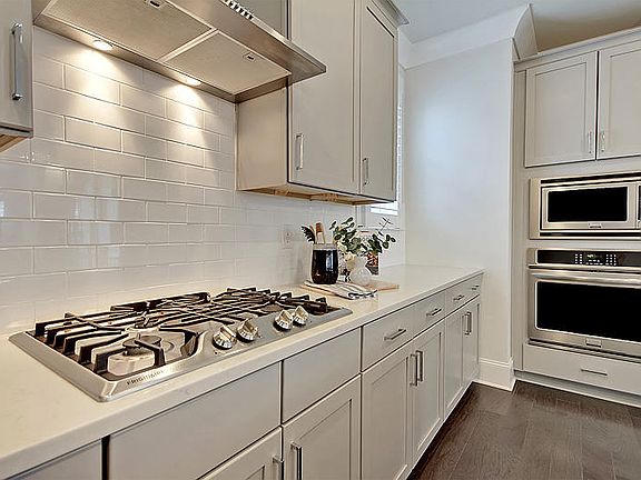 3rd image of 2671 Park West Blvd