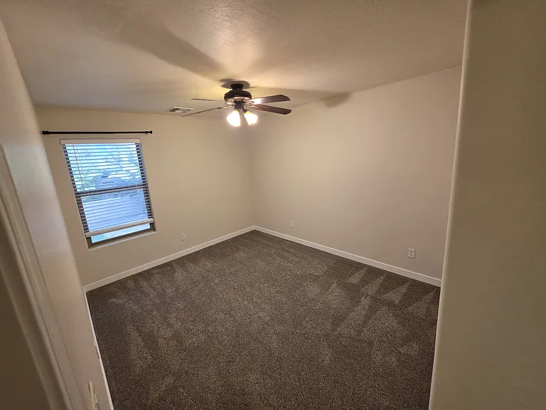 563 E Angeline Ave — Photo 16