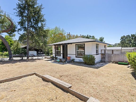 2nd image of 208 W Oak View Ave