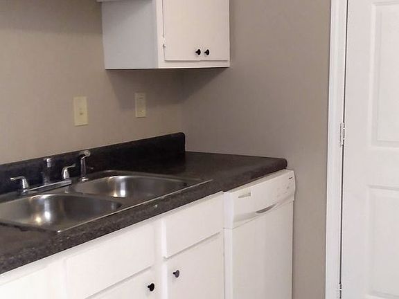 3rd image of 4453 Sumners Wells Rd