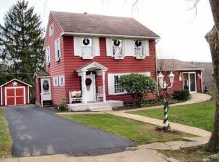 10 Hallton Hill Rd, Pine Grove, PA 17963