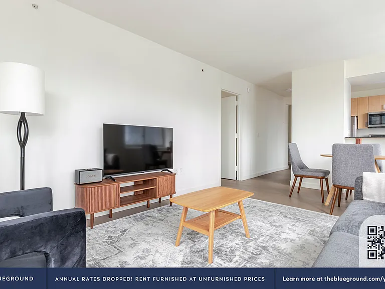 561 10th Ave #21D — Photo 3