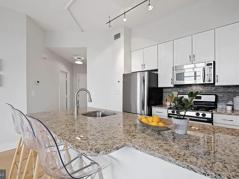 2020 12th St NW #507 — Photo 3