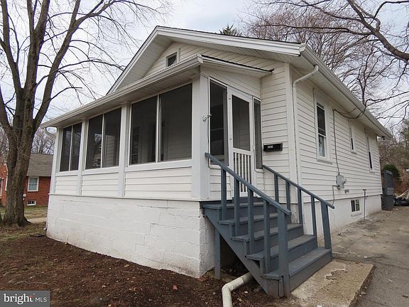2nd image of 2321 Diamond St