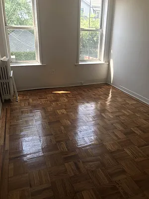 Rented by Johanna Gyuro, LREB | media 6