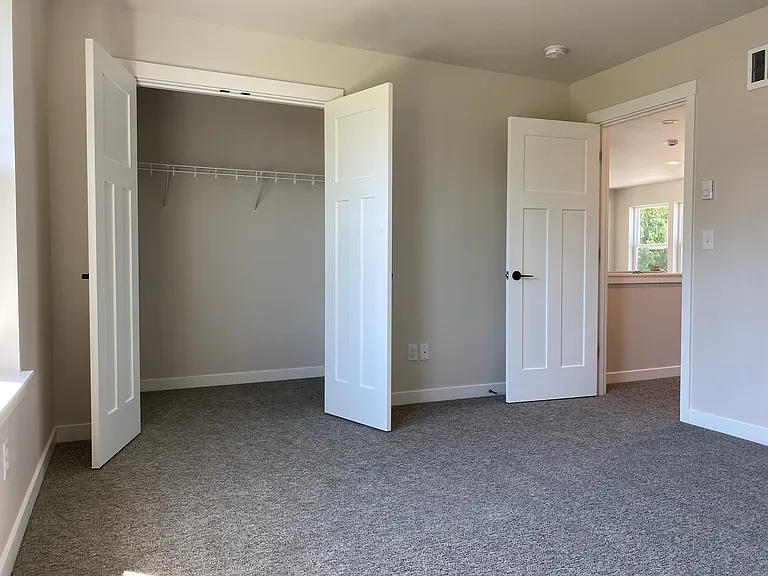 2058 Aaron Dr — Photo 28