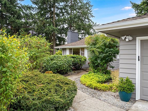 3rd image of 6641 128th Avenue SE