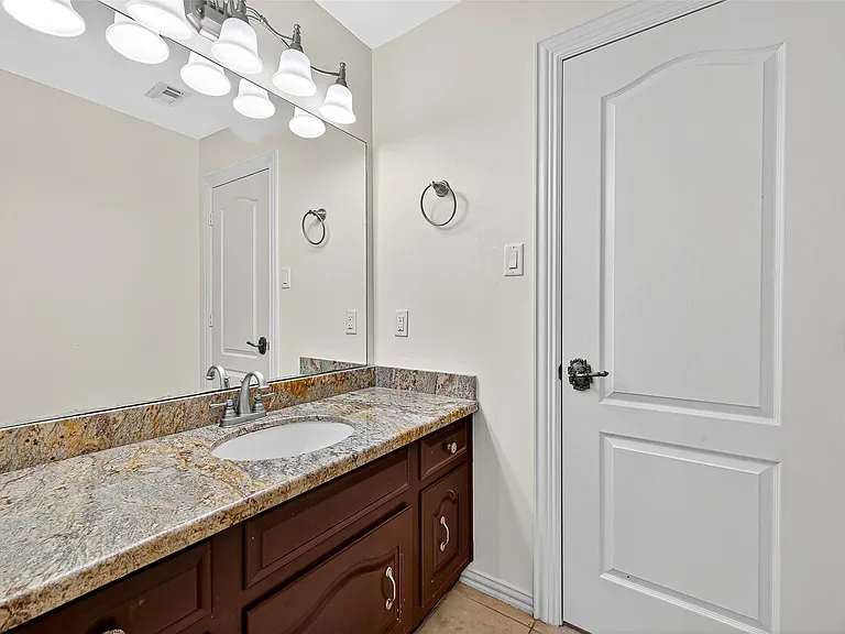 1803 Cottage Landing Ln — Photo 29